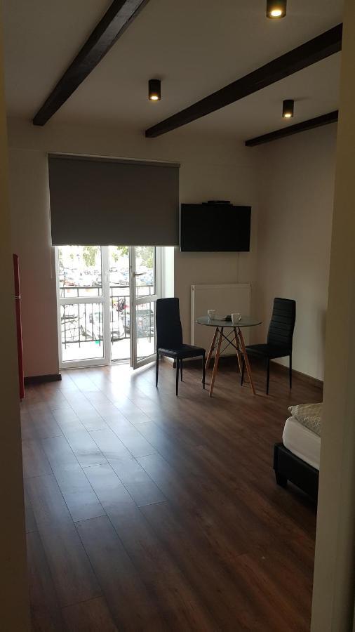 Apartamenty Centrum Plac Wolnosci Aparthotel 凯尔采 外观 照片