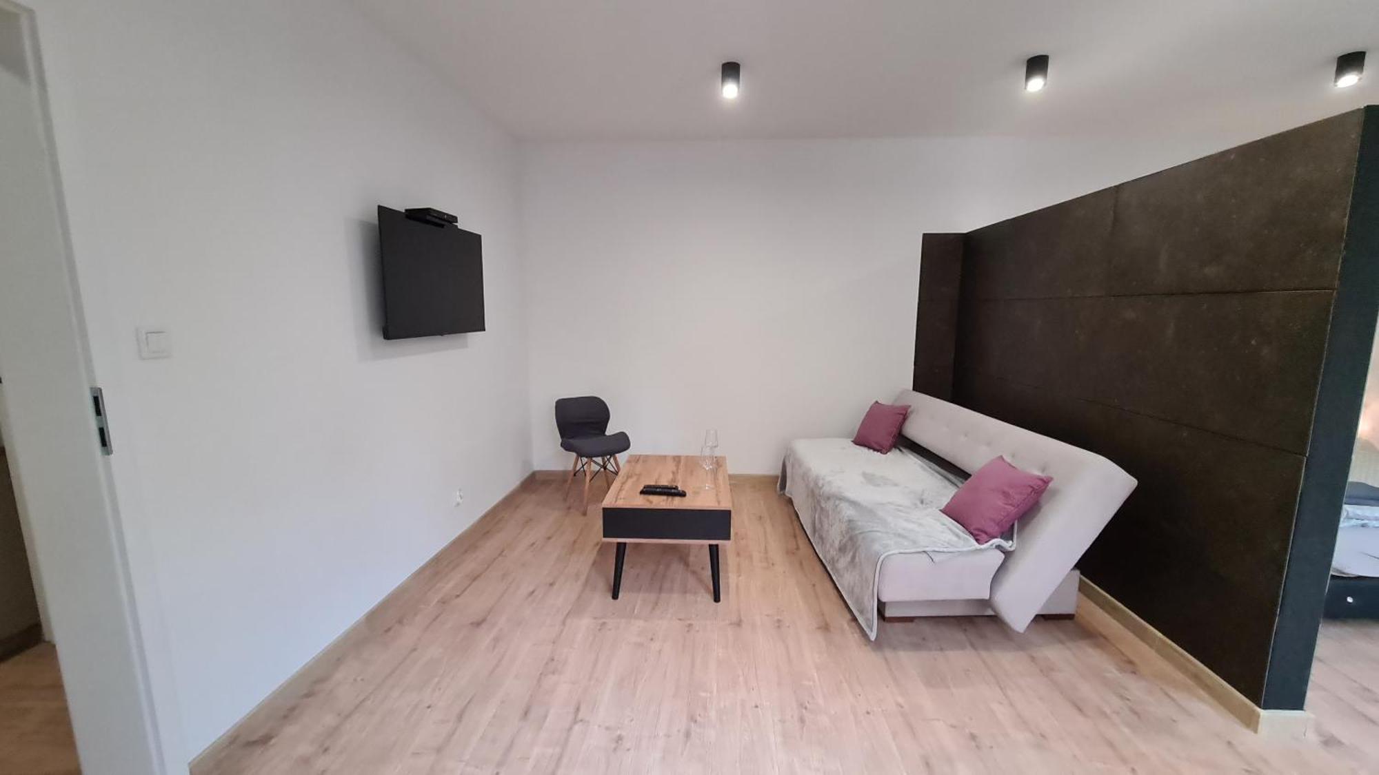 Apartamenty Centrum Plac Wolnosci Aparthotel 凯尔采 外观 照片