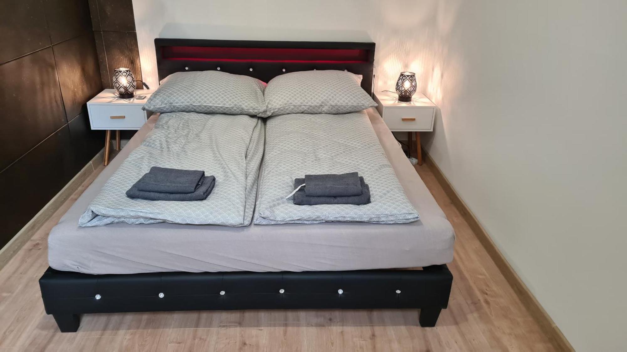 Apartamenty Centrum Plac Wolnosci Aparthotel 凯尔采 外观 照片