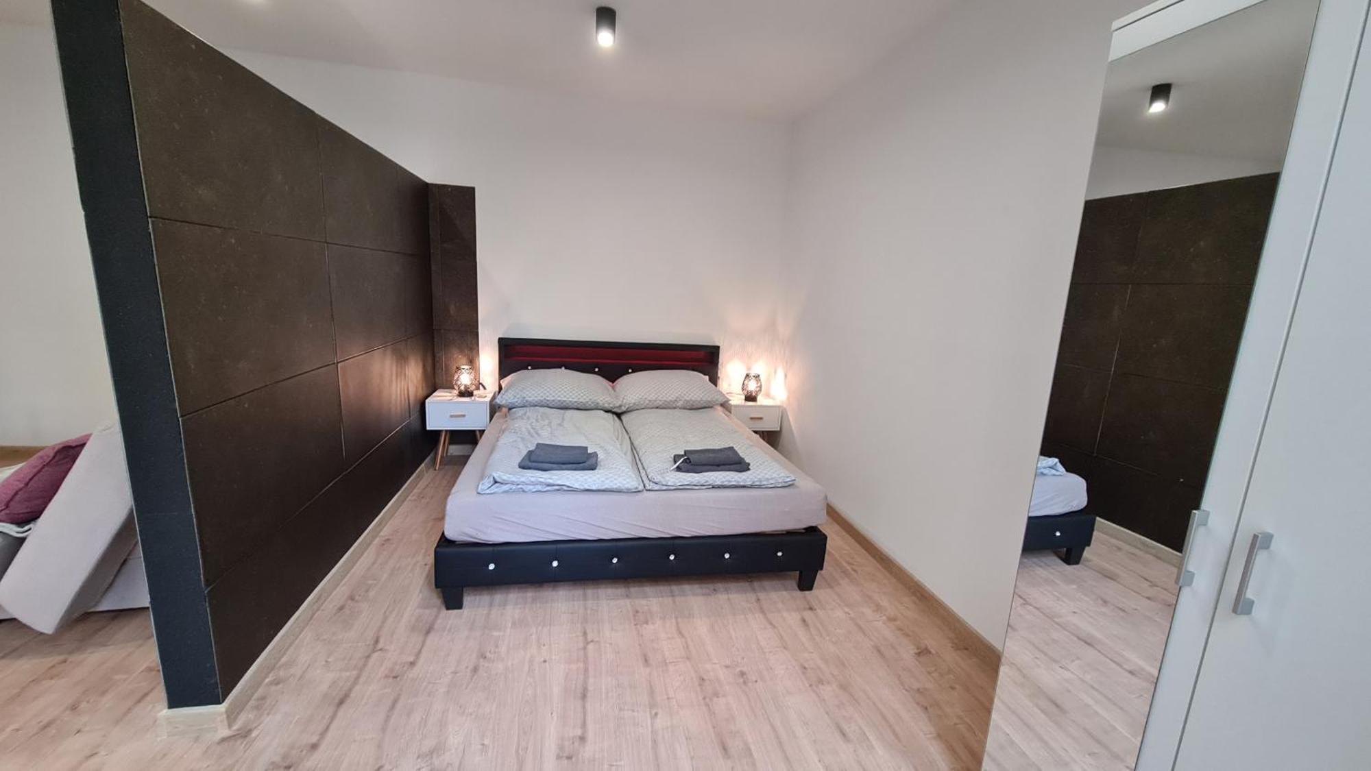 Apartamenty Centrum Plac Wolnosci Aparthotel 凯尔采 外观 照片